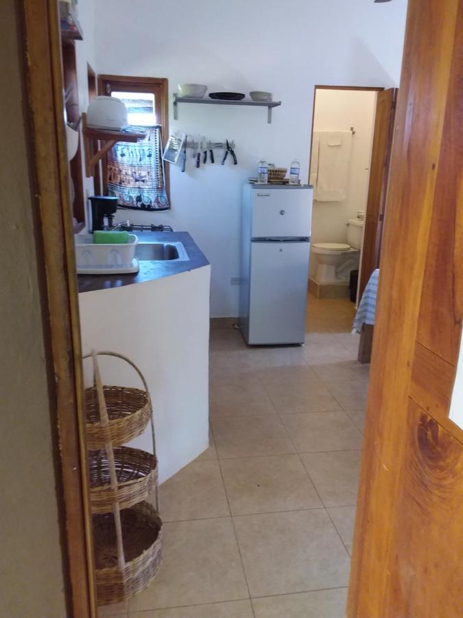 KuDehya Guesthouse Treasure Beach Eksteriør billede