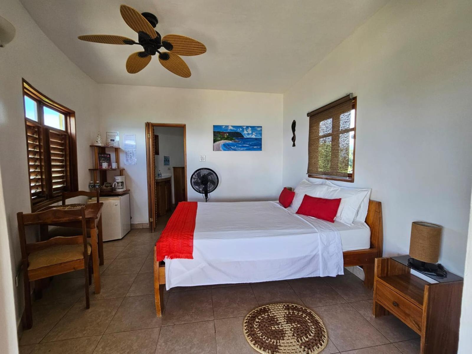 KuDehya Guesthouse Treasure Beach Eksteriør billede