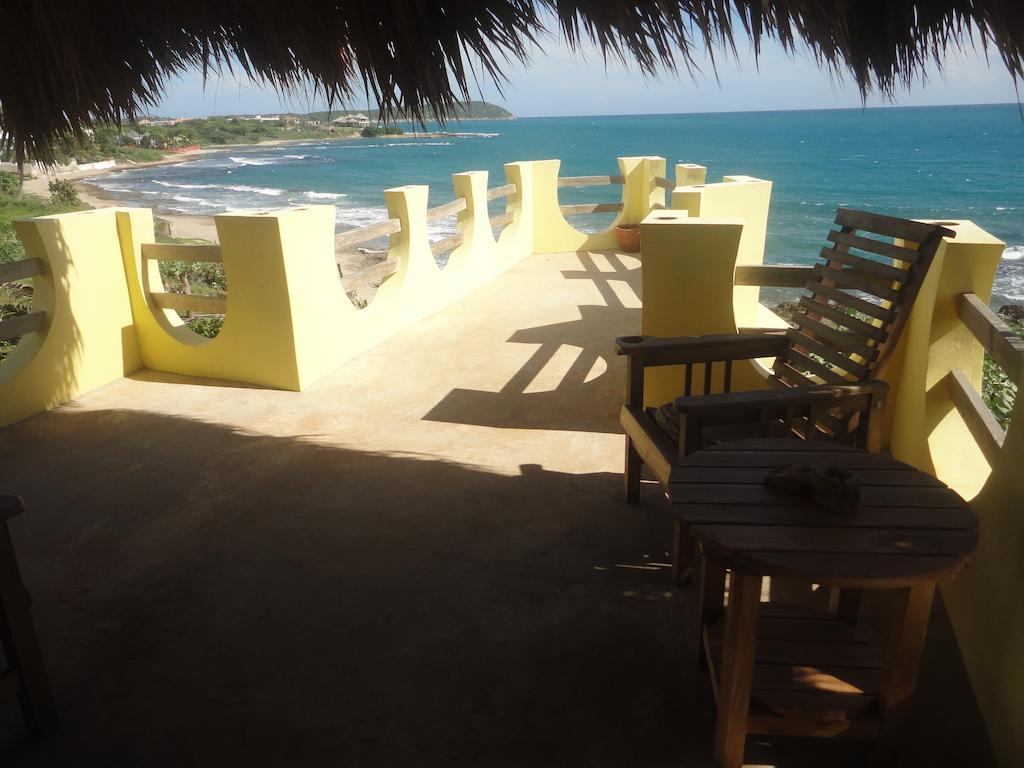 KuDehya Guesthouse Treasure Beach Værelse billede