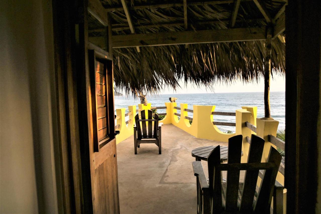 KuDehya Guesthouse Treasure Beach Eksteriør billede