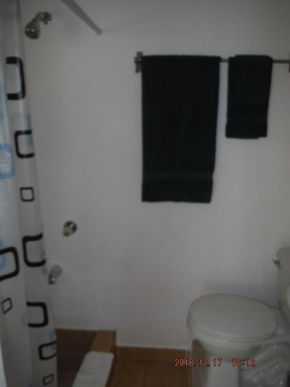 KuDehya Guesthouse Treasure Beach Eksteriør billede